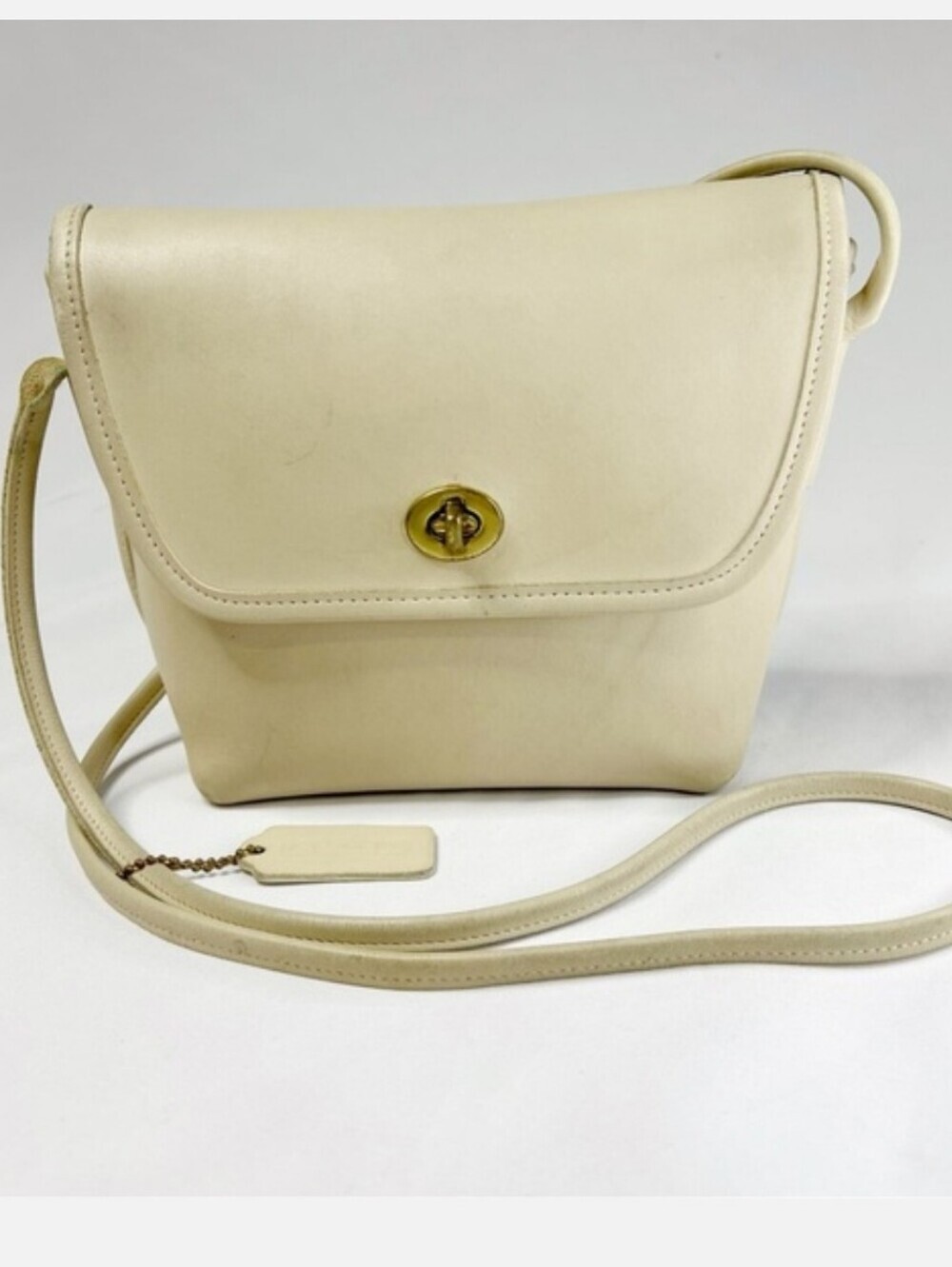 Vintage Coach Quincy Crossbody Bag Cream Leather Toggle Purse